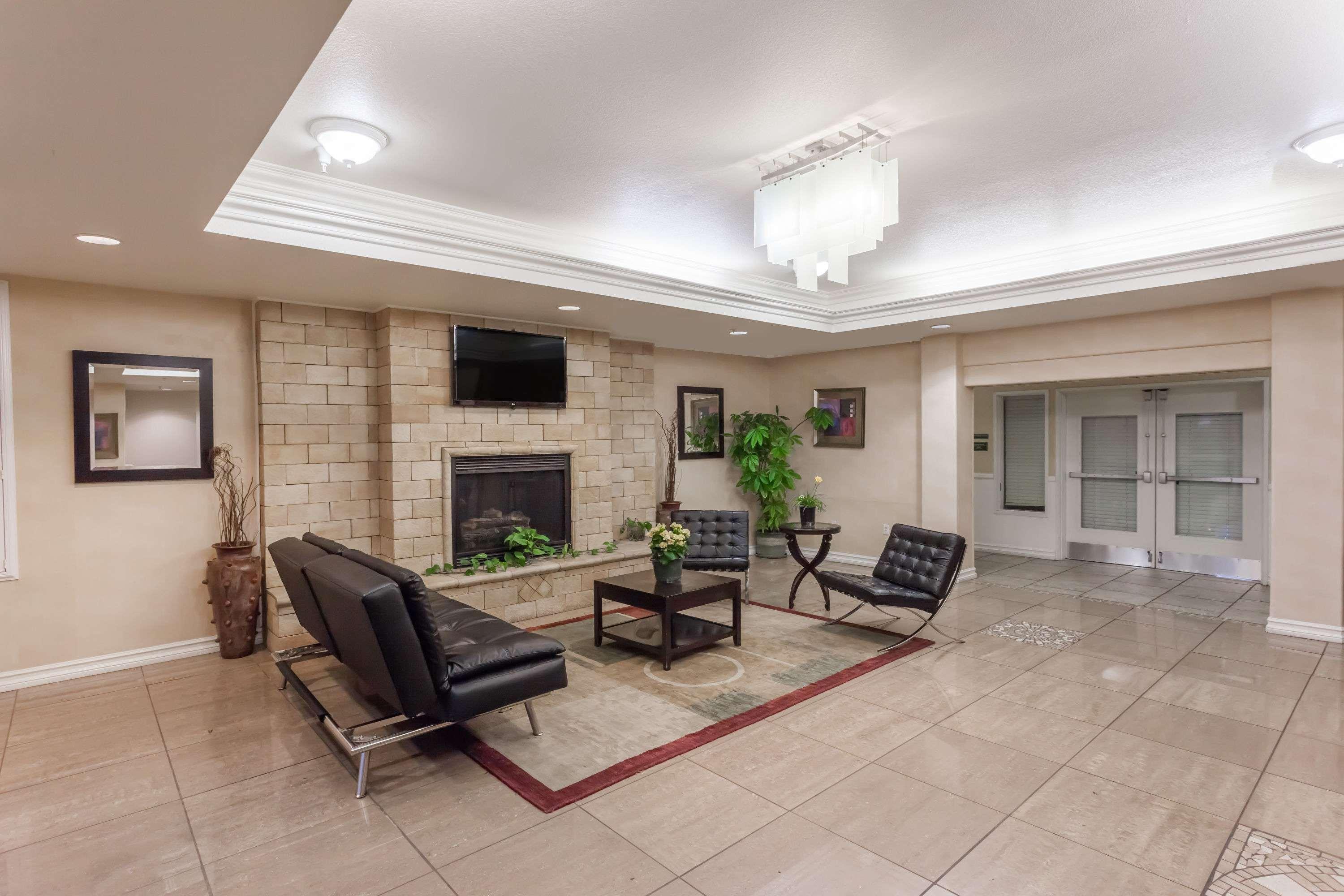 Hawthorn Suites Викторвилл Экстерьер фото