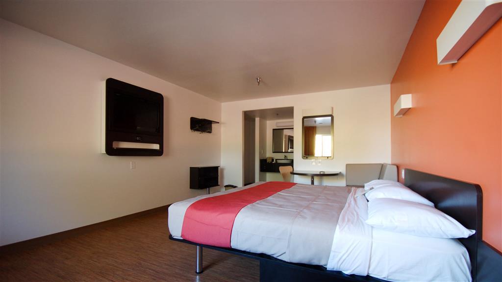 Hawthorn Suites Викторвилл Номер фото