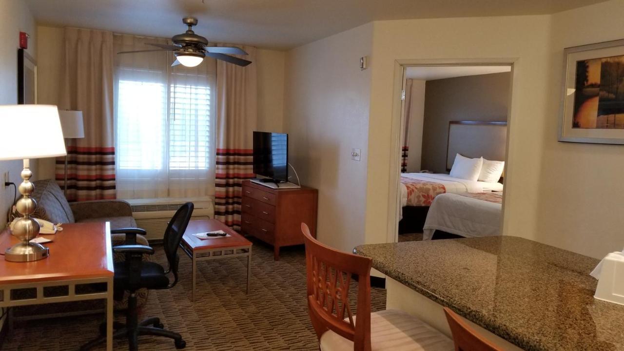Hawthorn Suites Викторвилл Экстерьер фото